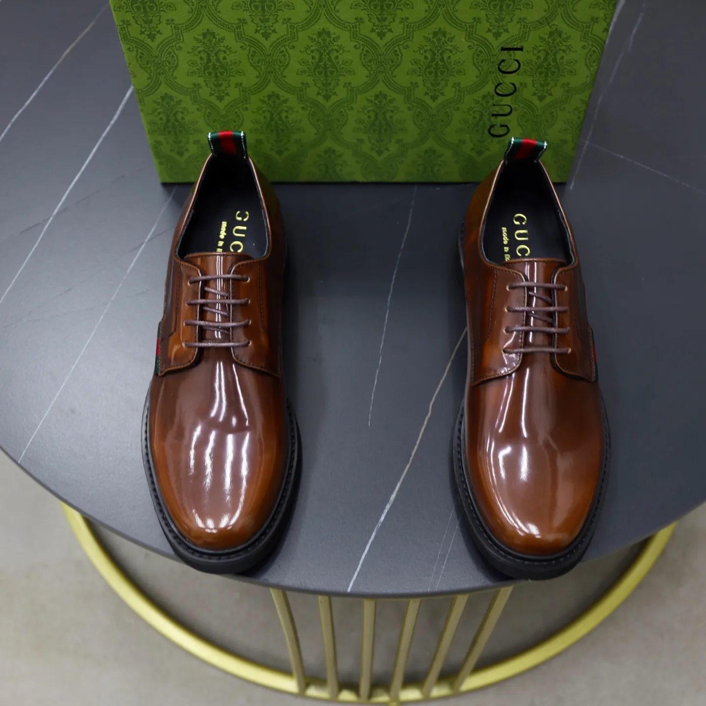 Ex-factory price: 540💰🙅‍♂️🙅‍♂️🙅‍♂️ Brand: GUCCI Standard code: Men's code 38-44 (45 can be customized) Grade: Same style as the official website Original order quality Material: Original cowhide surface Comfortable cowhide lining Original outsole Style category: Men's fashionable casual leather shoes Distinguished big-name luxury elements Top luxury Color: actual picture color